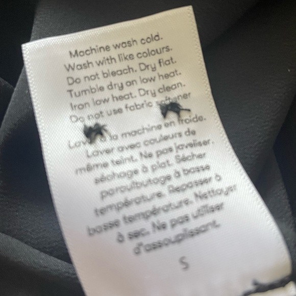 NUMI | Silk Blouse - Picture 6 of 6